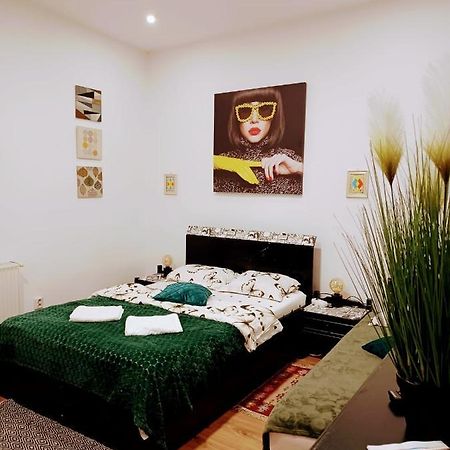 Brasov Central Studio Luaran gambar